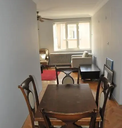 Kadikoy Bolgesinde Cok Merkezi Site Icinde Daire *